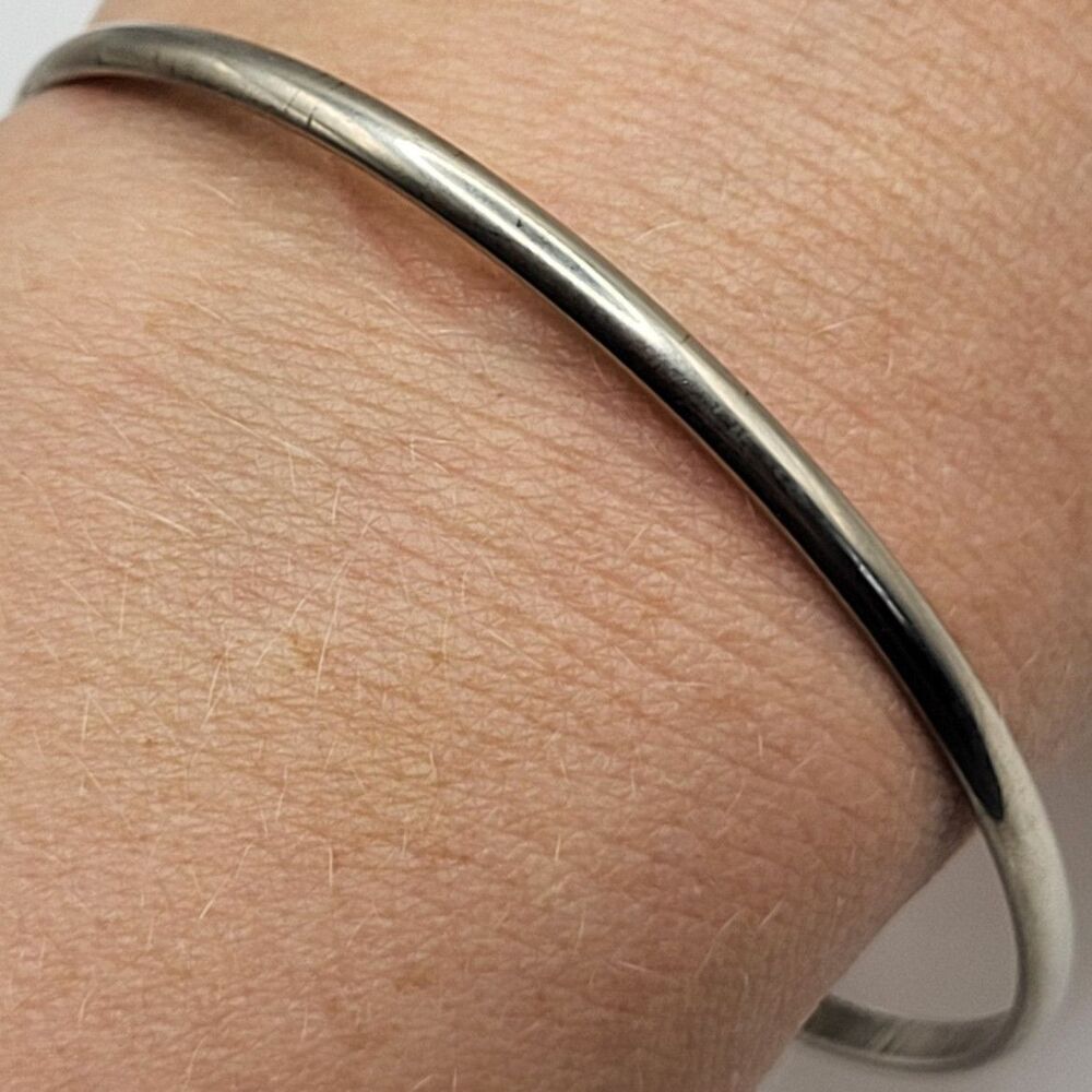 Minimalist Sterling Silver Band Bracelet 6g 2.5in dia